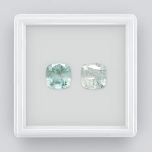 Pár polštářků broušených modrých turmalínů 5,37 ct